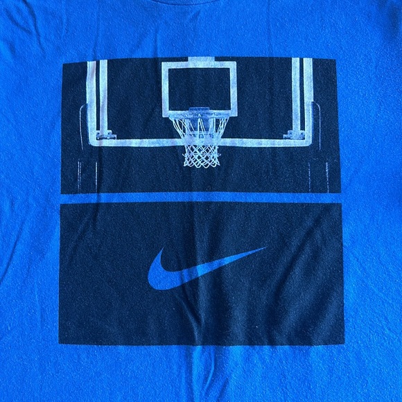 Nike tee - Picture 2 of 8